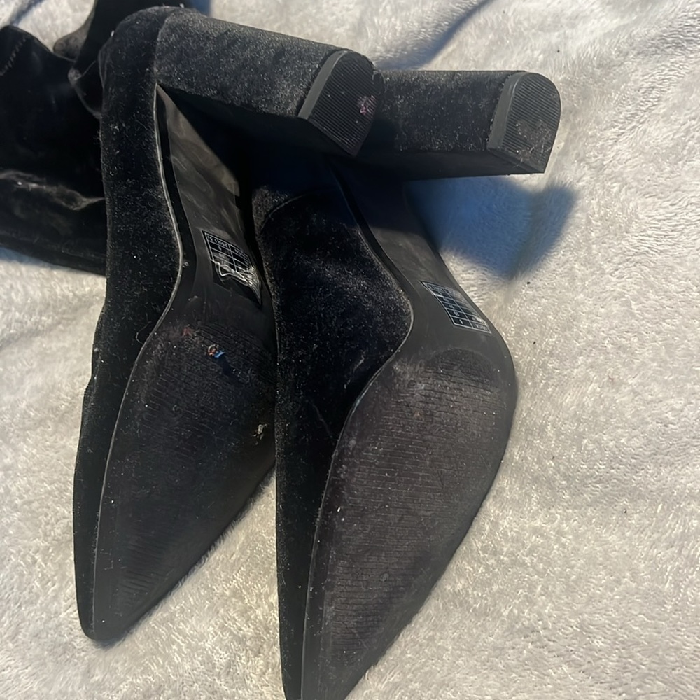 Boots - Picture 3 of 4